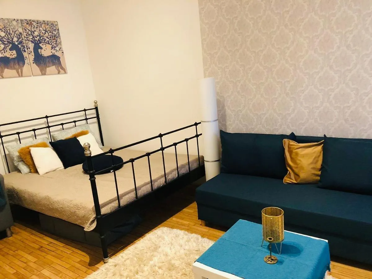 Butterfly Free Parking At Riverside Apartment Budapest